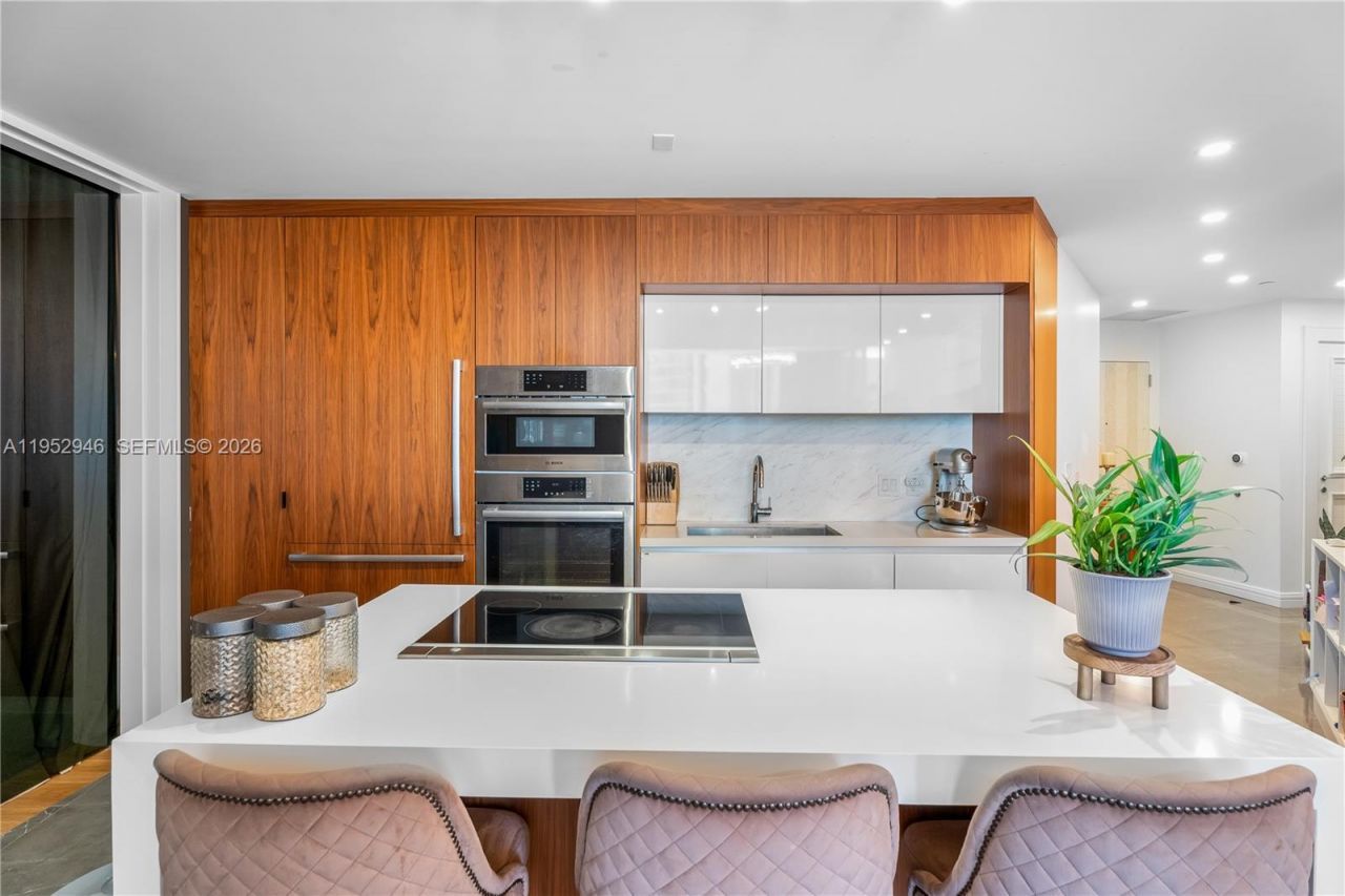 851 NE 1st Avenue , Unit 1409, Miami, FL 33132 Photo