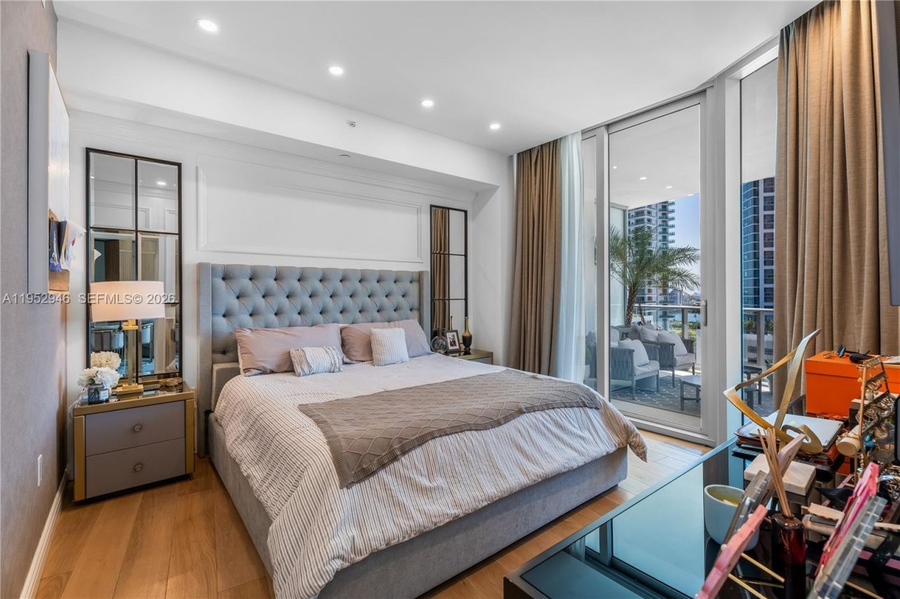 851 NE 1st Avenue , Unit 1409, Miami, FL 33132 Photo