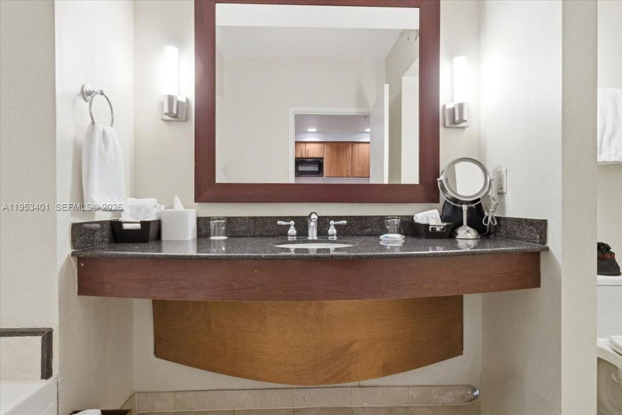 18001 Collins Ave, Unit 1111, Sunny Isles Beach, FL 33160 Photo