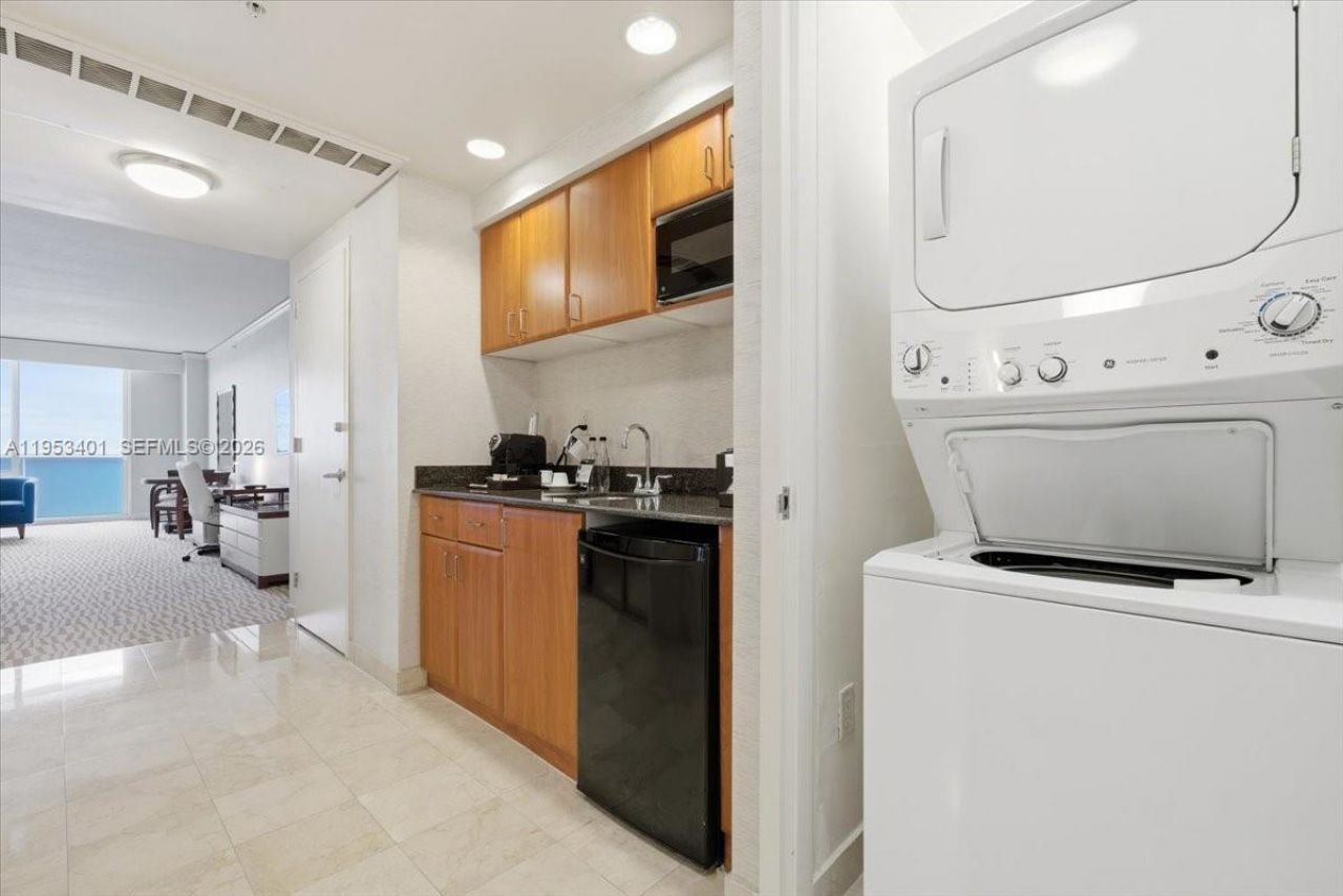 18001 Collins Ave, Unit 1111, Sunny Isles Beach, FL 33160 Photo