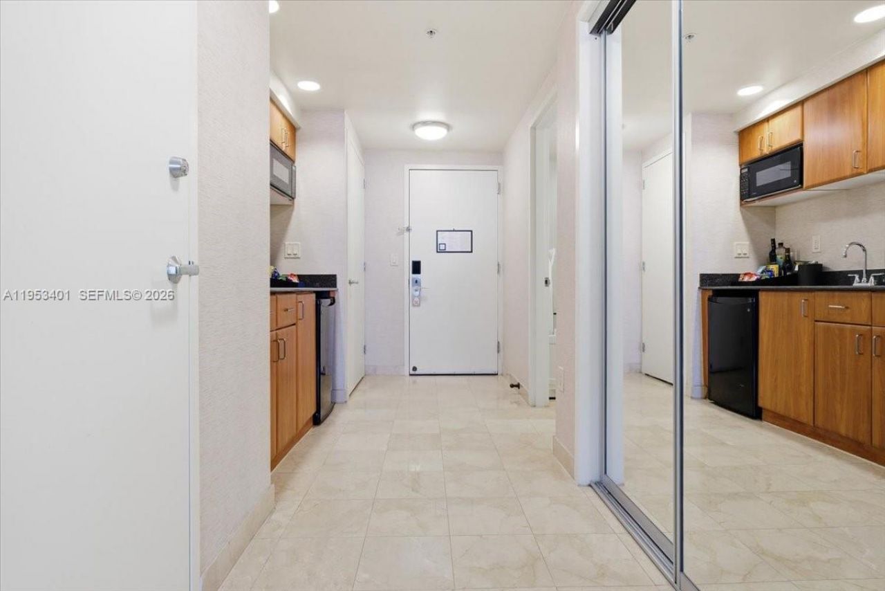 18001 Collins Ave, Unit 1111, Sunny Isles Beach, FL 33160 Photo