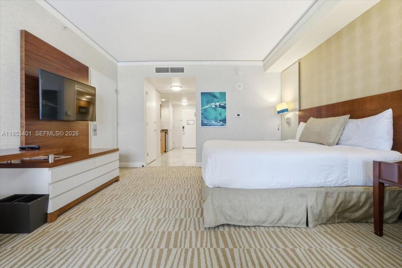 18001 Collins Ave, Unit 1111, Sunny Isles Beach, FL 33160 Photo