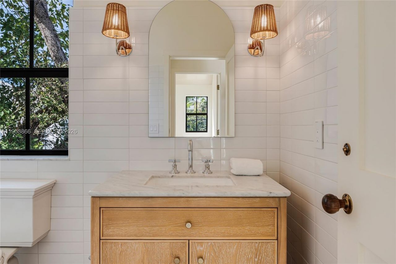 3603 Thomas Ave, Miami, FL 33133 Photo