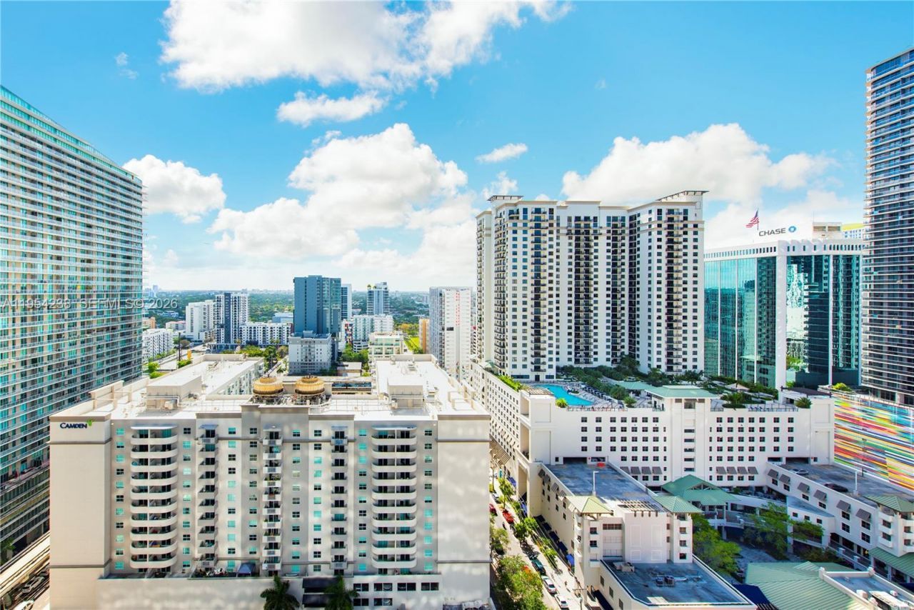 1000 Brickell Plz, Unit 2411, Miami, FL 33131 Photo