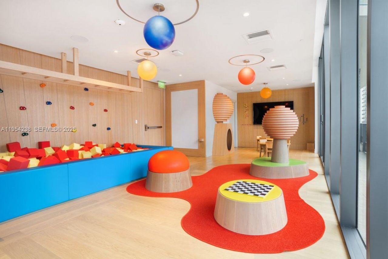 1000 Brickell Plz, Unit 2411, Miami, FL 33131 Photo