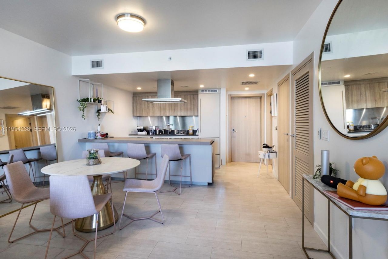 1000 Brickell Plz, Unit 2411, Miami, FL 33131 Photo