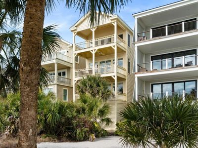 63 Grand Pavilion Boulevard, Isle of Palms, SC 29451