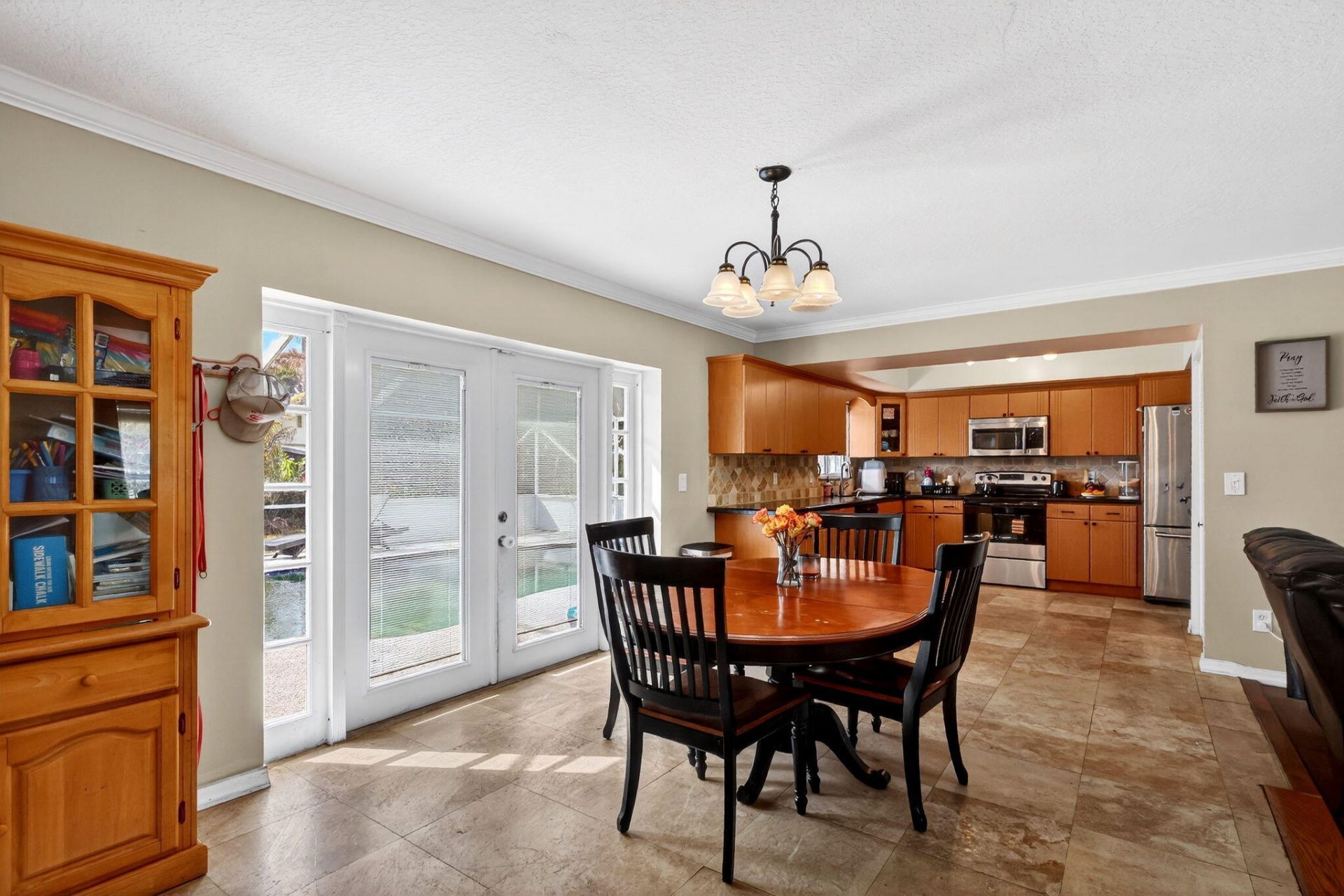 331 NE Camelot Drive, Port Saint Lucie, FL 34983 Photo