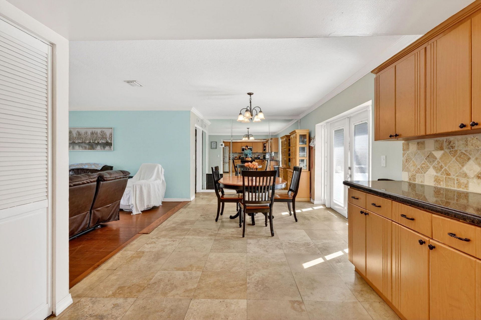 331 NE Camelot Drive, Port Saint Lucie, FL 34983 Photo