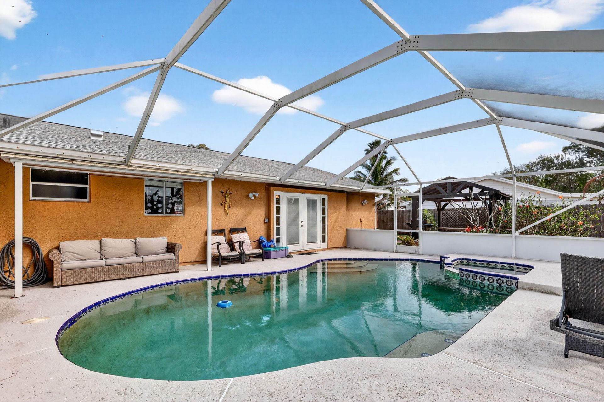 331 NE Camelot Drive, Port Saint Lucie, FL 34983 Photo