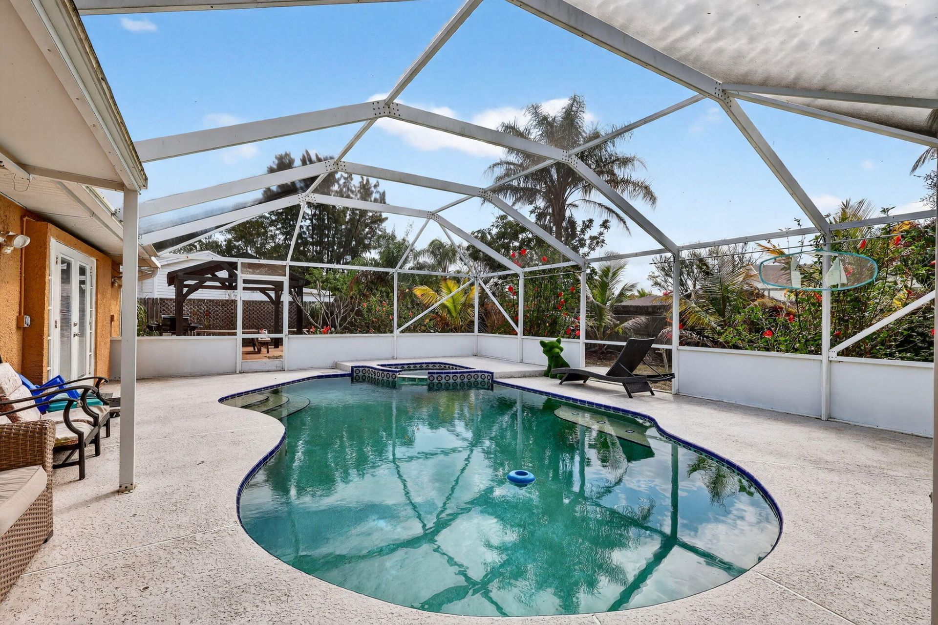 331 NE Camelot Drive, Port Saint Lucie, FL 34983 Photo