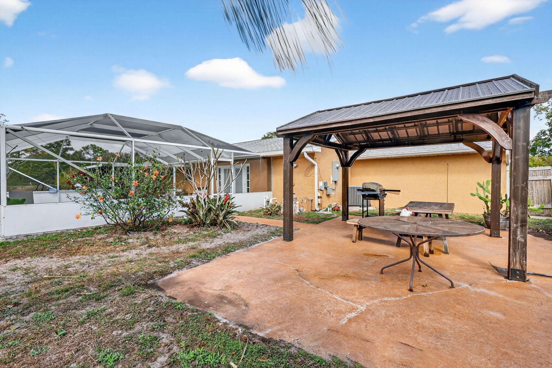 331 NE Camelot Drive, Port Saint Lucie, FL 34983 Photo