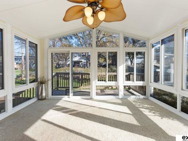 7009 Park Crest Drive, La Vista, NE 68128