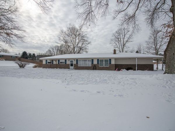 4022 State Route 516 NW, Dover, OH 44622