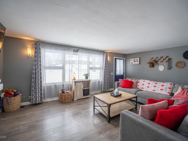 4022 State Route 516 NW, Dover, OH 44622 Photo 8