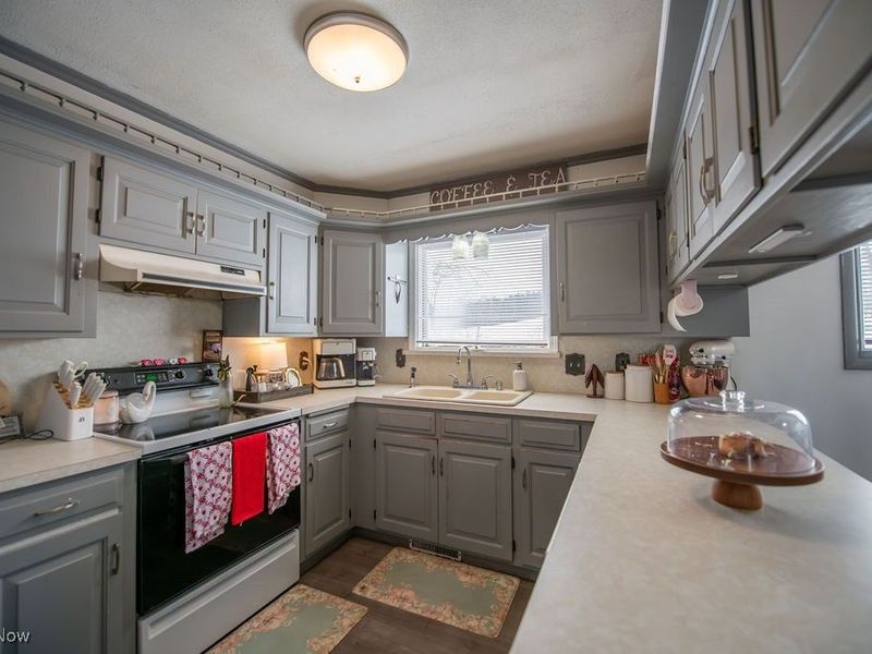 4022 State Route 516 NW, Dover, OH 44622 Photo 9