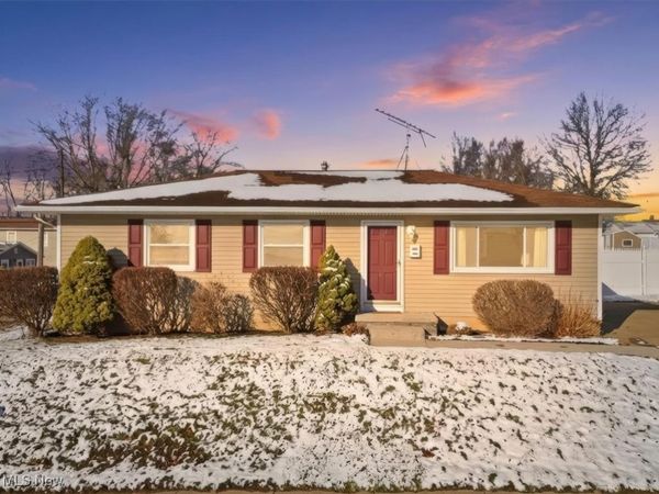 1863 Harding Avenue, Akron, OH 44312