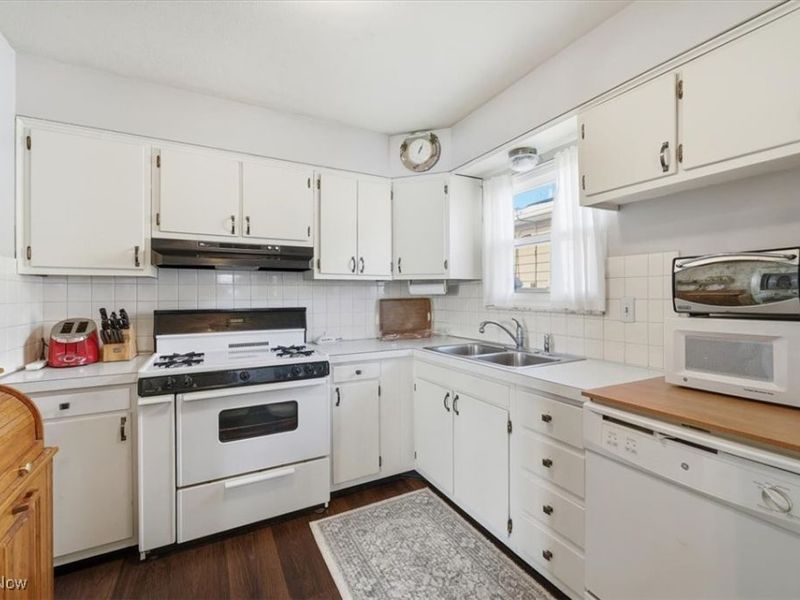 1863 Harding Avenue, Akron, OH 44312 Photo 11