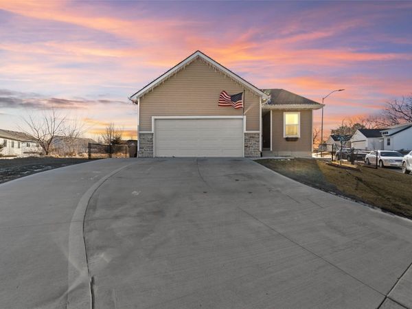 390 Commons Drive, Carlisle, IA 50047