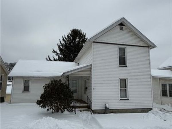 1627 Hay Avenue, Coshocton, OH 43812