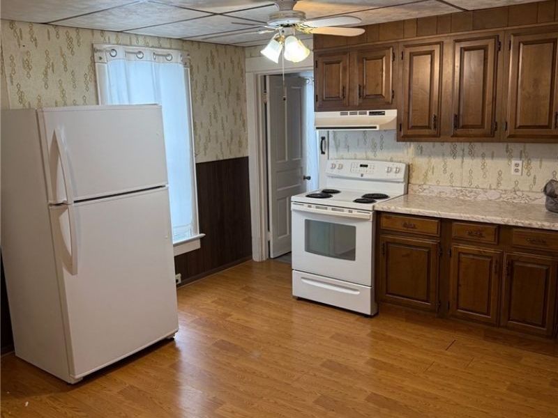 1627 Hay Avenue, Coshocton, OH 43812 Photo 4