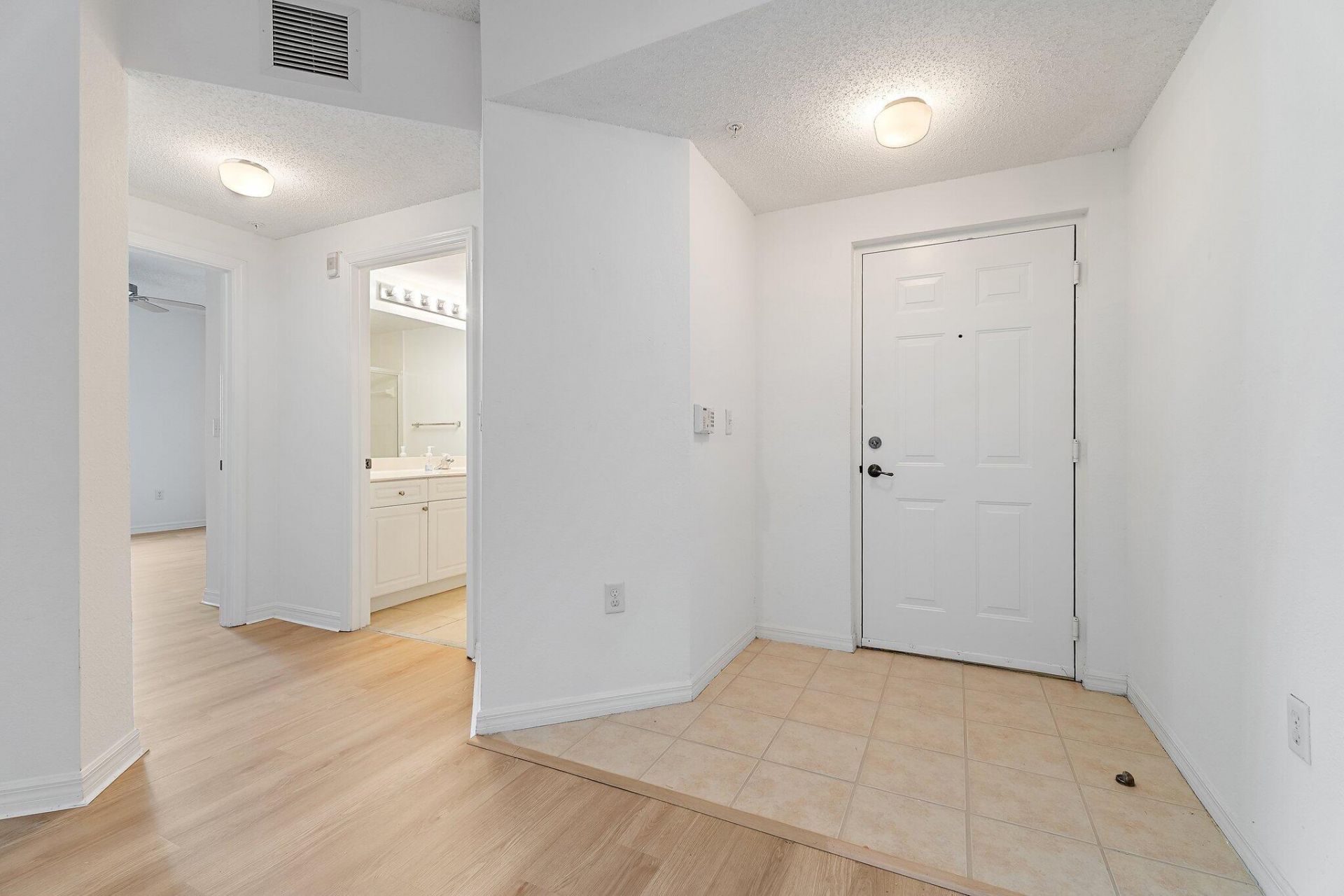 2729 Anzio Court, Unit 203, Palm Beach Gardens, FL 33410 Photo