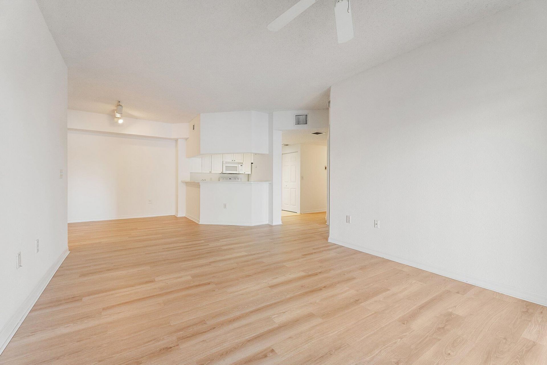 2729 Anzio Court, Unit 203, Palm Beach Gardens, FL 33410 Photo