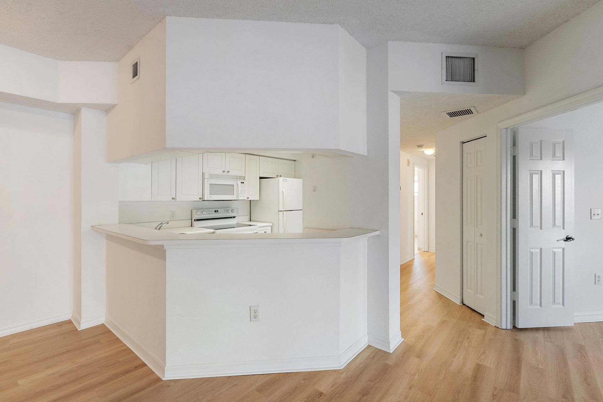 2729 Anzio Court, Unit 203, Palm Beach Gardens, FL 33410 Photo