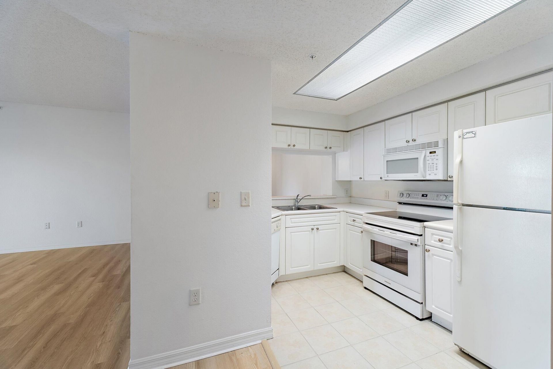 2729 Anzio Court, Unit 203, Palm Beach Gardens, FL 33410 Photo