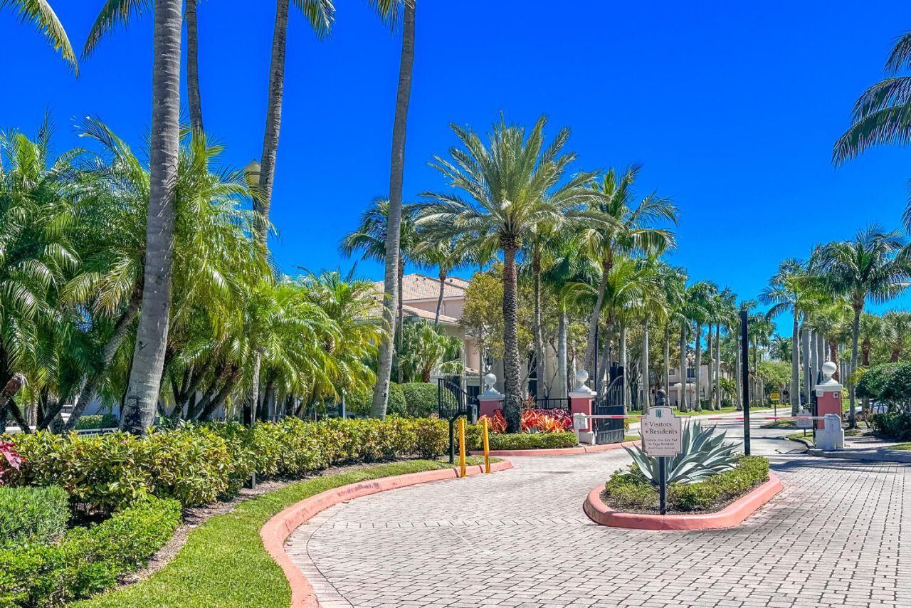 2729 Anzio Court, Unit 203, Palm Beach Gardens, FL 33410 Photo