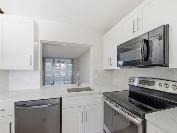 9430 Poinciana Place, Unit 409, Davie, FL 33324