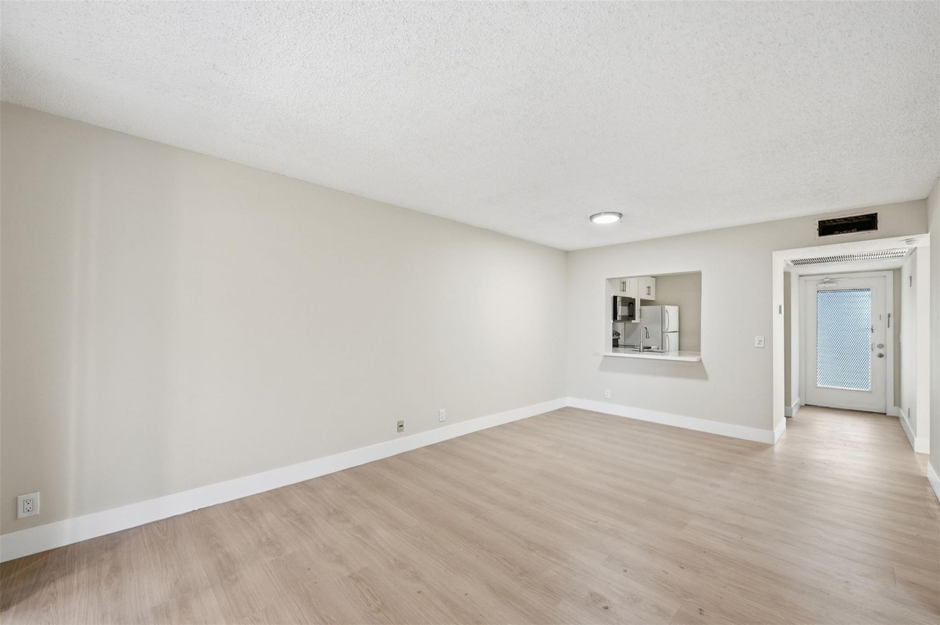 9430 Poinciana Place, Unit 409, Davie, FL 33324 Photo