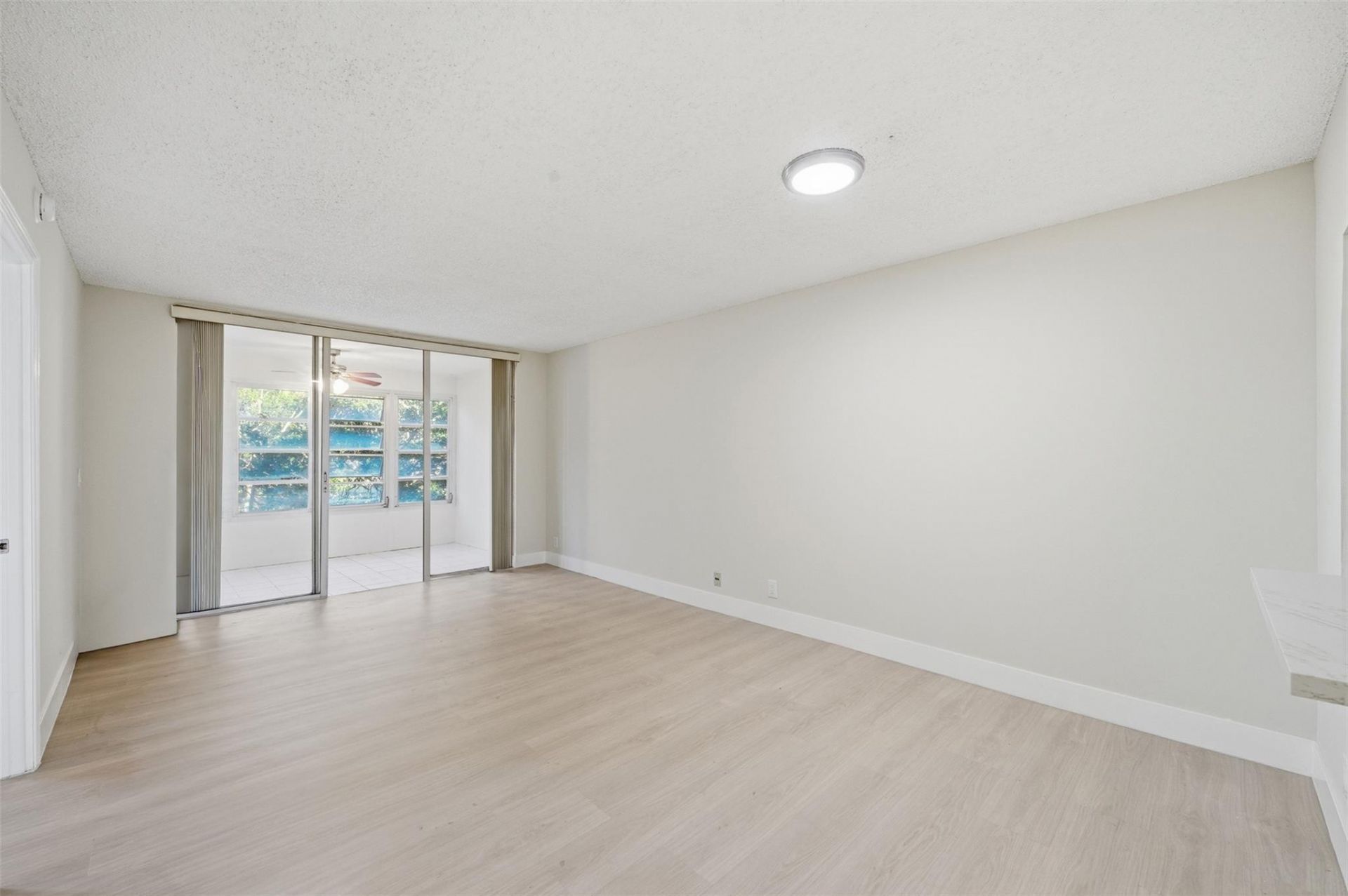 9430 Poinciana Place, Unit 409, Davie, FL 33324 Photo