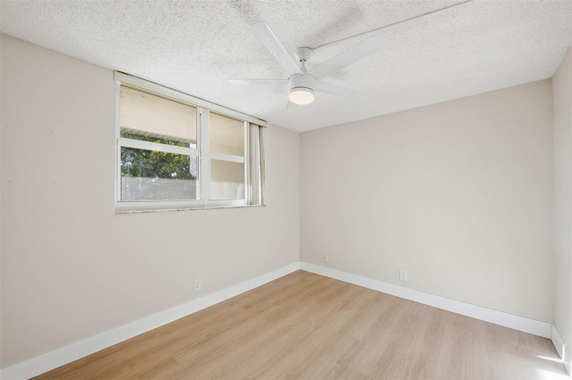 9430 Poinciana Place, Unit 409, Davie, FL 33324 Photo