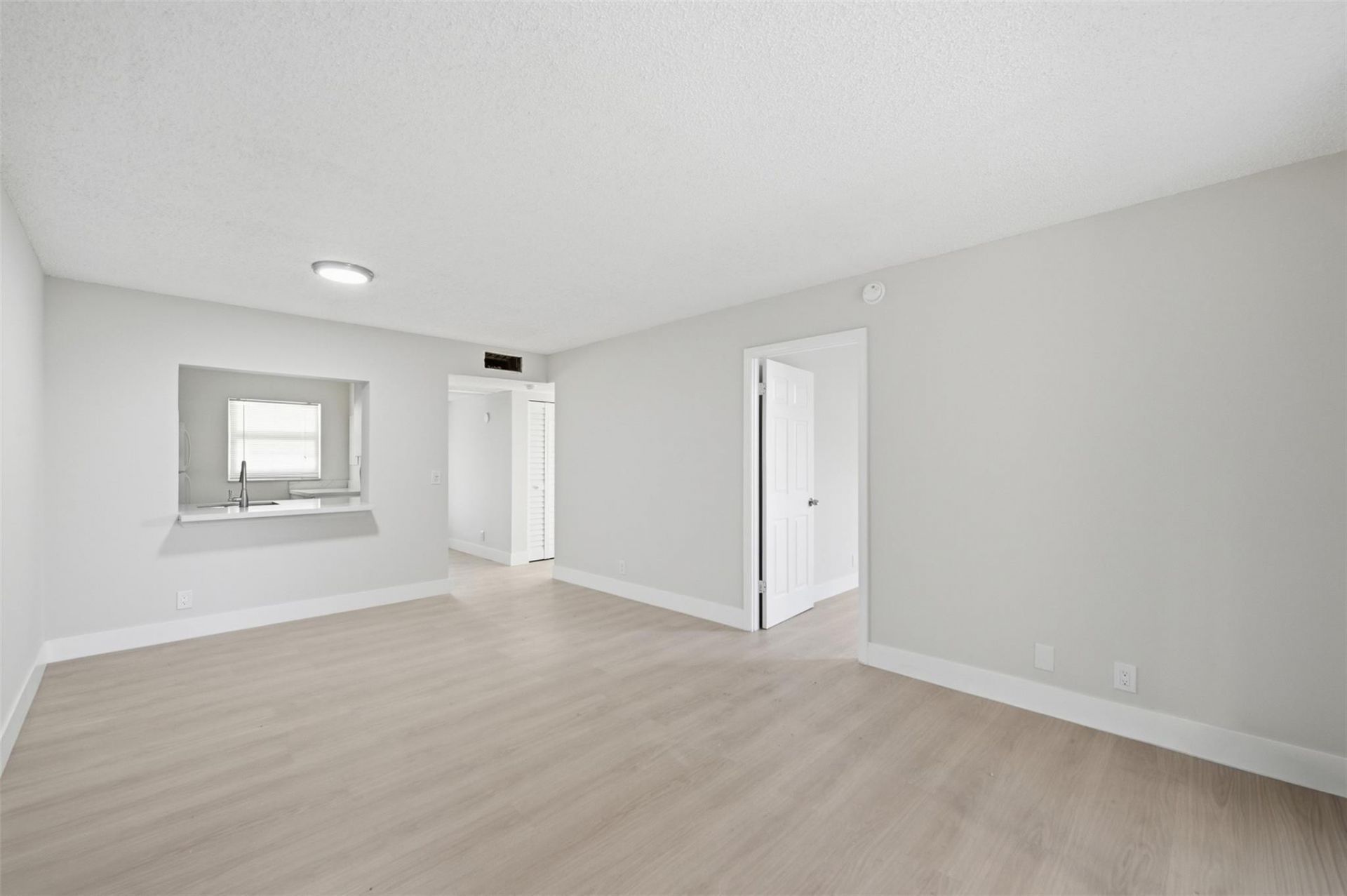 9430 Poinciana Place, Unit 409, Davie, FL 33324 Photo