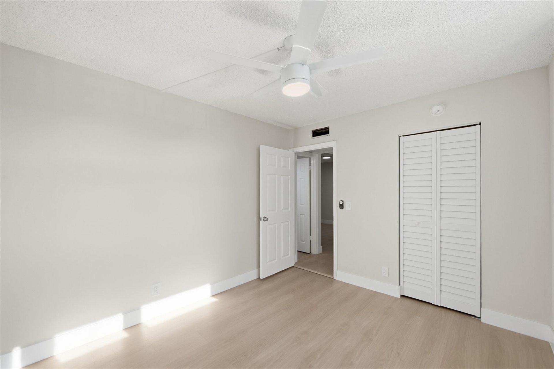 9430 Poinciana Place, Unit 409, Davie, FL 33324 Photo