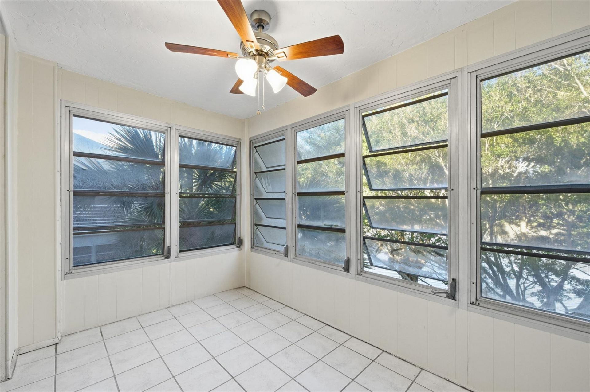 9430 Poinciana Place, Unit 409, Davie, FL 33324 Photo