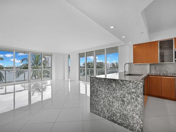 10 VENETIAN WAY, Unit 404, Miami Beach, FL 33139