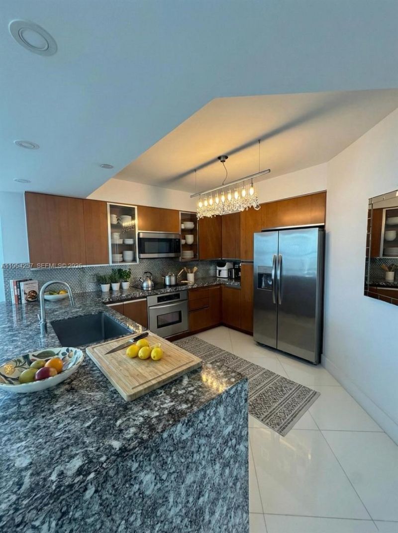 10 Venetian Way, Unit 404, Miami Beach, FL 33139 Photo