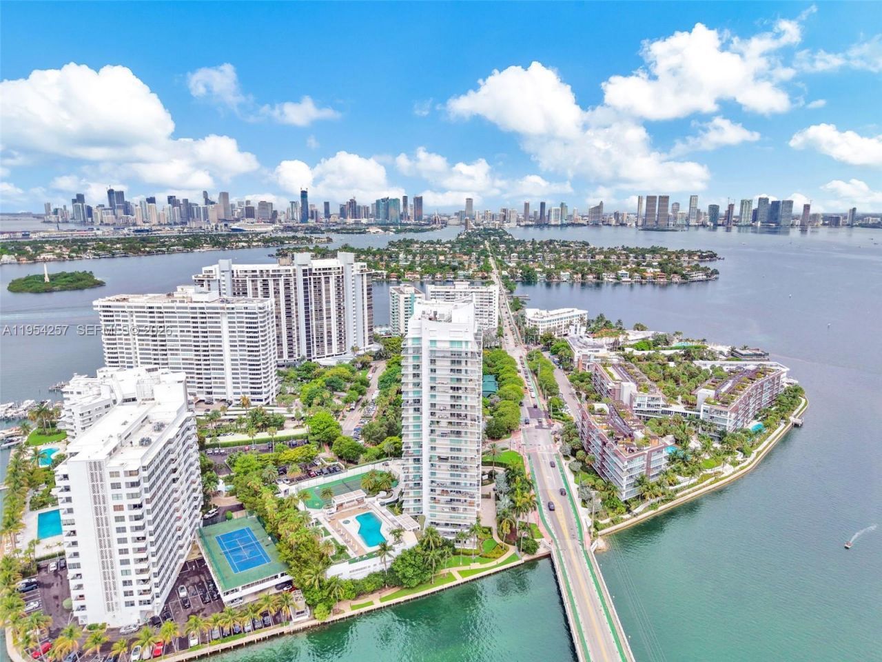 10 Venetian Way, Unit 404, Miami Beach, FL 33139 Photo