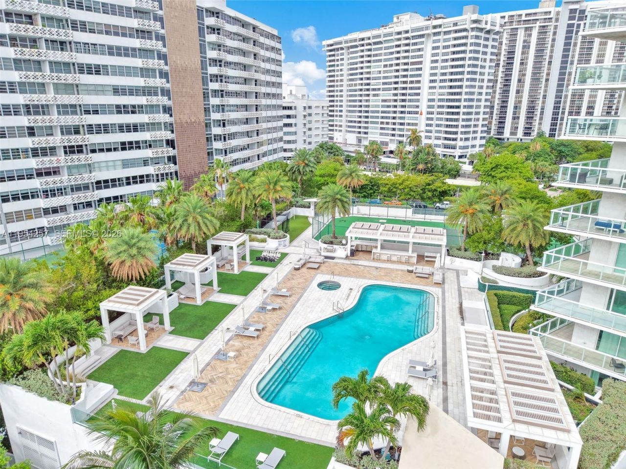 10 Venetian Way, Unit 404, Miami Beach, FL 33139 Photo