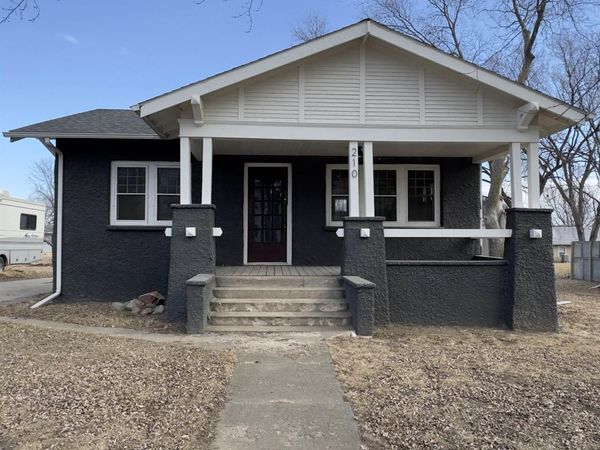 210 S Clark St, Viborg, SD 57070