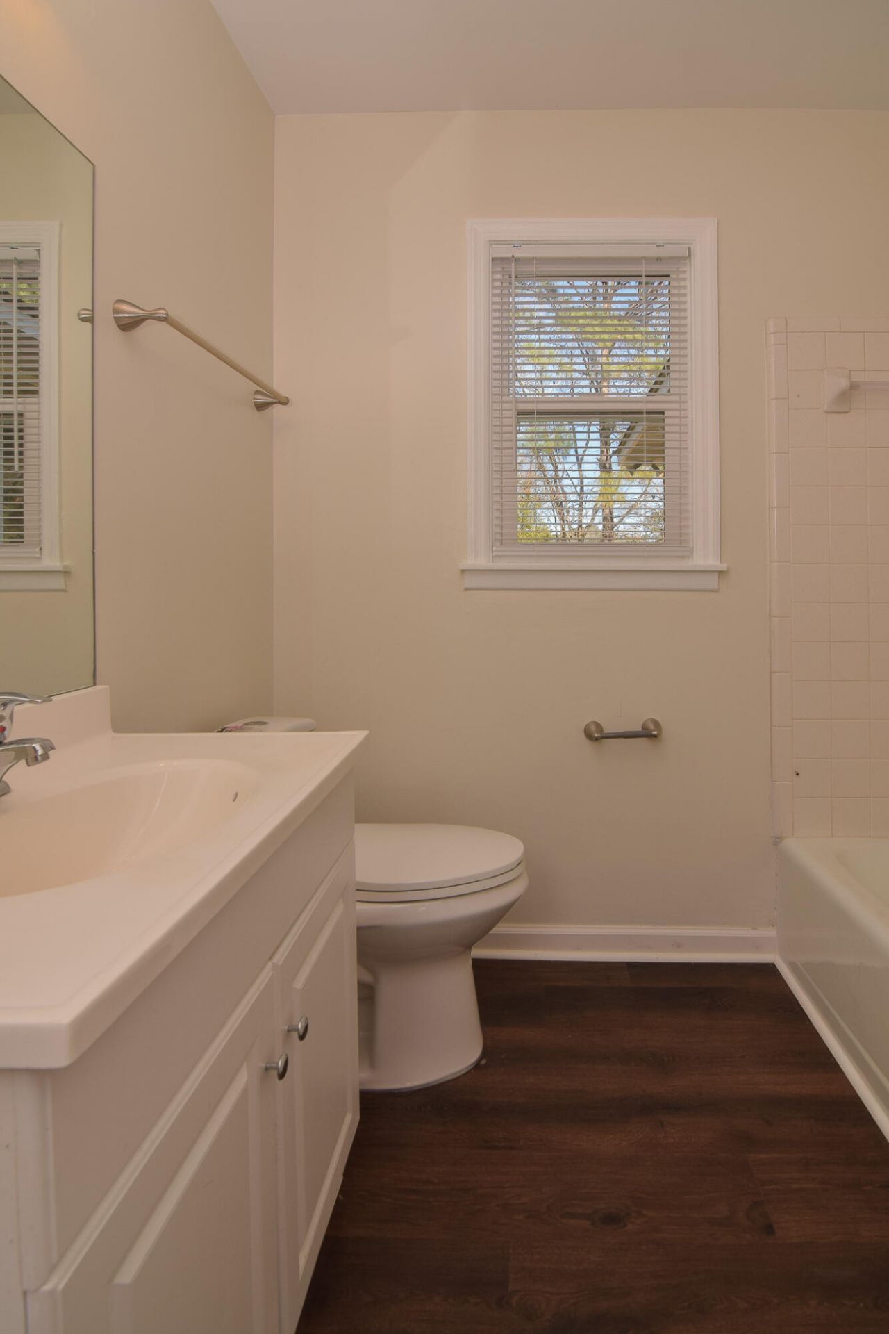 403 Tulip Street Photo 9