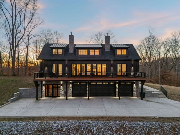 7650 Chipmunk Ln, Nashville, TN 37221