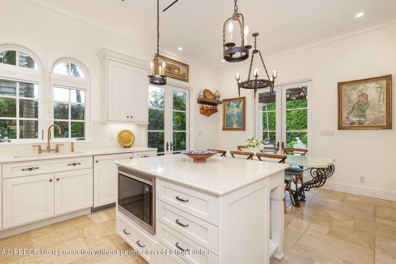 261 Seminole Avenue, Palm Beach, FL 33480 Photo