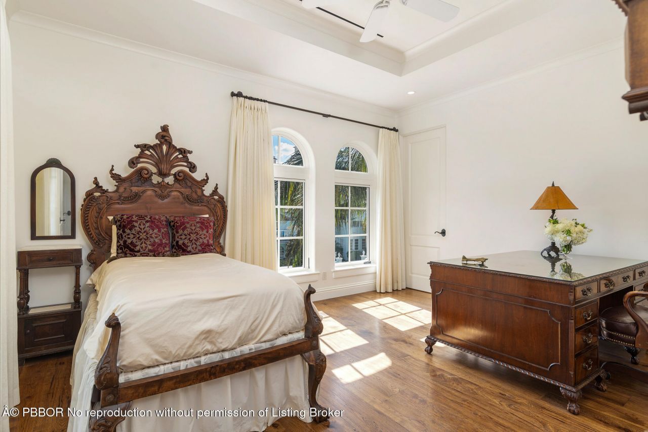 261 Seminole Avenue, Palm Beach, FL 33480 Photo