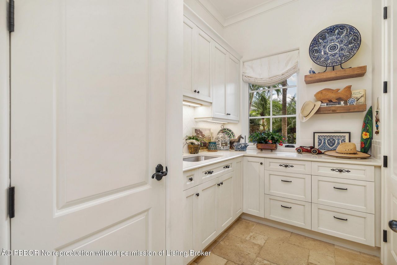 261 Seminole Avenue, Palm Beach, FL 33480 Photo