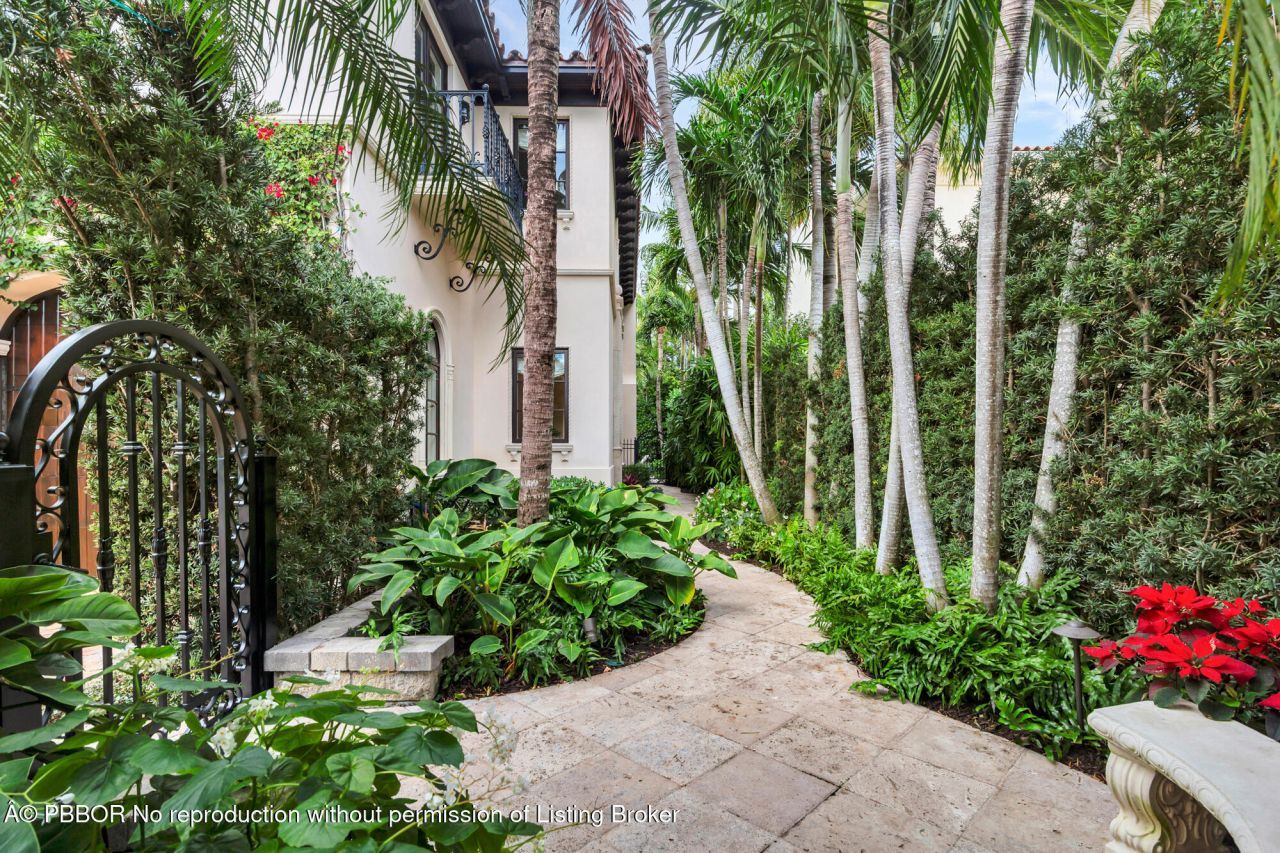 261 Seminole Avenue, Palm Beach, FL 33480 Photo