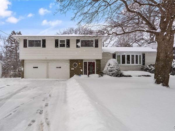 304 Colony Park Drive, Liverpool, NY 13088