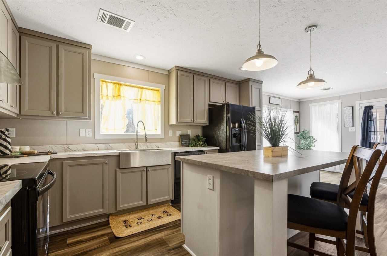 961 Hassell, Tallahassee, FL 32305 Photo